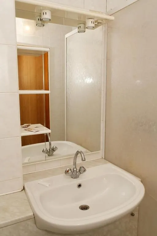 Saturn Hotel Киев